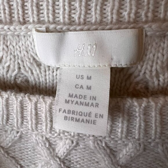 H&M Sweater Womens Size Medium Oatmeal Flounced Cable Knit Ruffle Crop Fall Wear - Picture 2 of 16